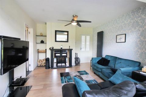 2 Burnham Road, Westcott, Aylesbury, HP18 0PL