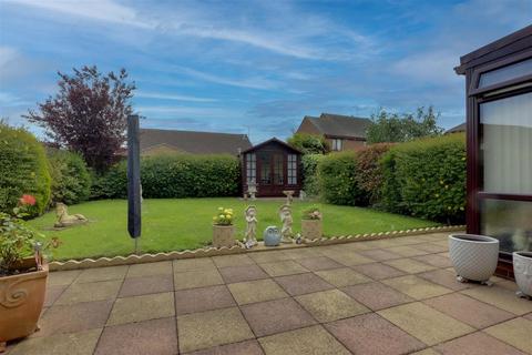 2 bedroom bungalow for sale, Stallards Crescent, Kirby Cross CO13