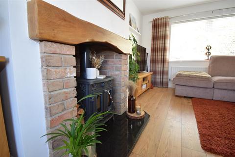 3 bedroom terraced house for sale, Queensland Avenue, South Shields