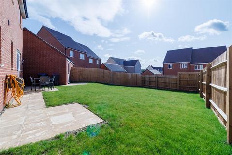 3 bedroom detached house for sale, Darton Way, Buntingford SG9