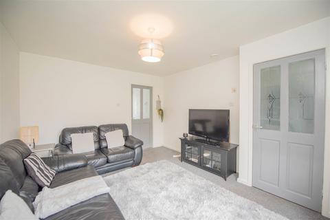3 bedroom semi-detached house to rent, Miriam Grove, Leigh WN7