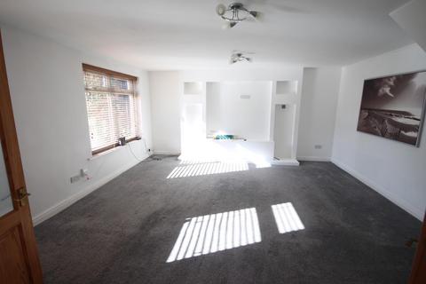 3 bedroom semi-detached house to rent, Wayland Croft, Adel, Leeds