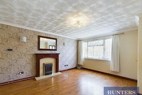 2 bedroom end of terrace house to rent, Harrington Road, Bridlington