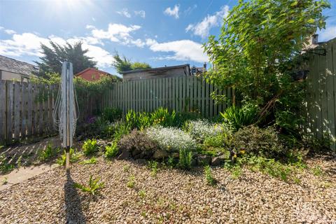 14 Hill Road, Newburgh, Cupar, KY14 6AA