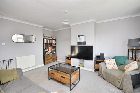 2 bedroom flat for sale, Brodrick Road, Eastbourne