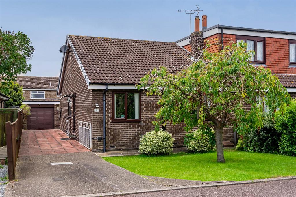 Francis Way, Patrington 2 bed semidetached bungalow for sale £165,000