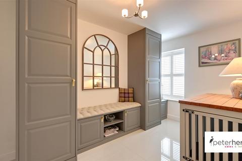 5 Oak Tree Drive, New Silksworth, Sunderland, SR3 2AE