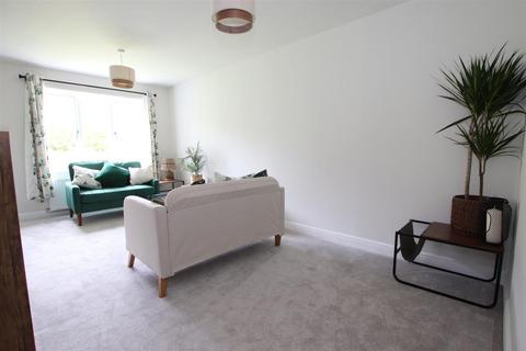 14 Alanby Drive, Bradford, BD10 9JF