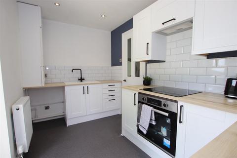 14 Alanby Drive, Bradford, BD10 9JF