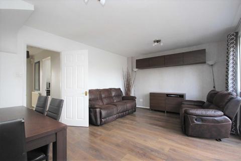 3 bedroom terraced house to rent, MacArthur Close, Forest Gate, E7