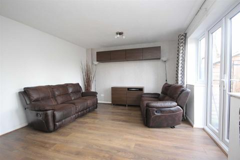 3 bedroom terraced house to rent, MacArthur Close, Forest Gate, E7