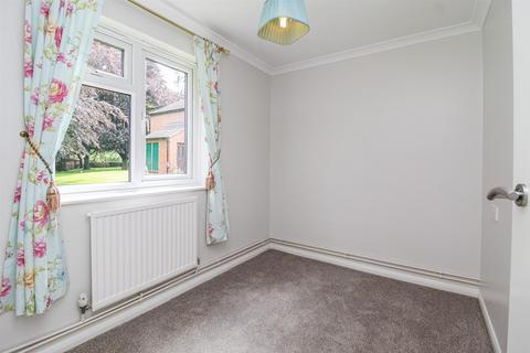 2 bedroom ground floor flat for sale, Sandal Hall Mews, Wakefield WF2