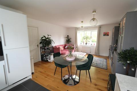 1 bedroom apartment for sale, Rosen Crescent, Hutton, Brentwood