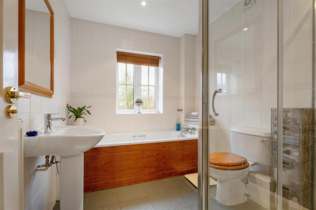 En-suite Bathroom