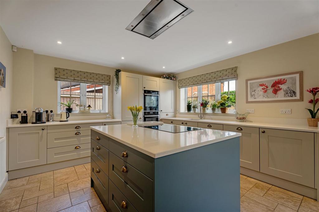 Open-plan Dining Kitchen