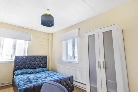4 bedroom apartment to rent, Denmark Hill Estate, London, SE5