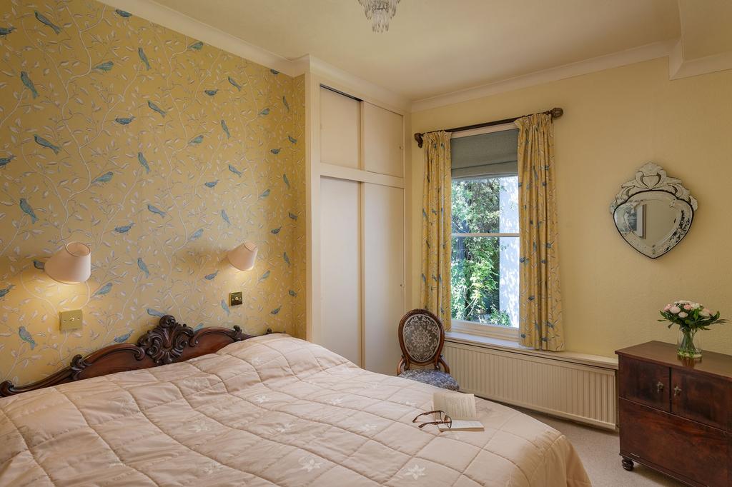 Bedroom 1 - Woodend, Above Town, Dartmouth
