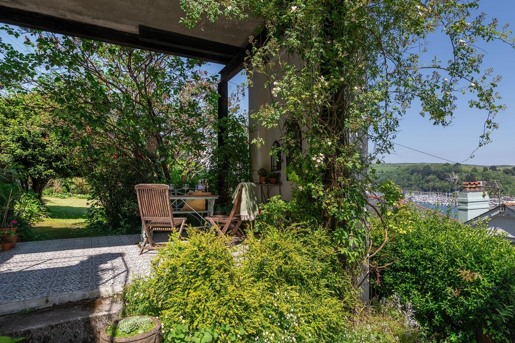 Courtyard area - Woodend, Above Town, Dartmouth