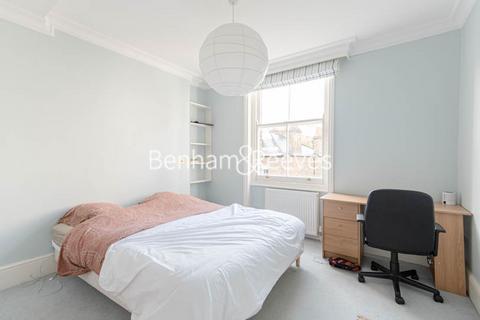 3 bedroom apartment to rent, Abingdon Road, Kensington W8