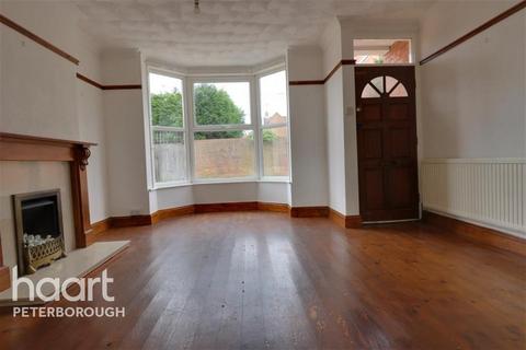 3 bedroom semi-detached house to rent, The Tenters