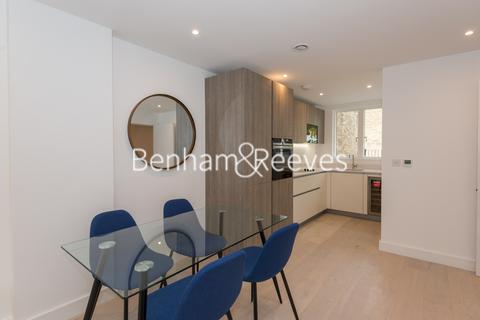 2 bedroom apartment to rent, Sinclair Road, West Kensington W14