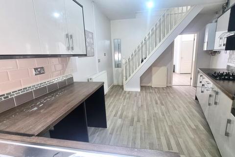 2 bedroom end of terrace house to rent, Anson Street, Bolton, BL1