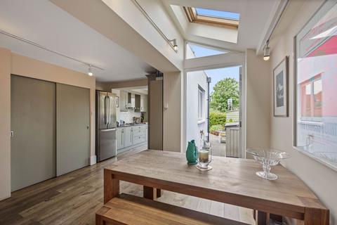 21 Victor Road, London, NW10 5XB