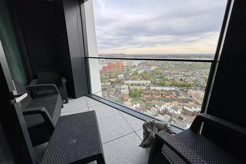 2 bedroom flat to rent, Amory Tower, Canary Wharf, E14