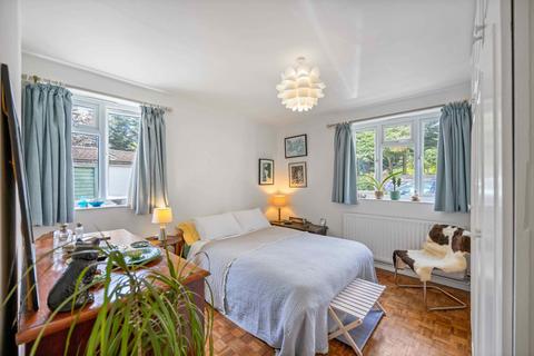 2 bedroom detached bungalow for sale, Marlow Court, 221 Willesden Lane, NW6