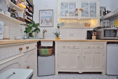 Basement Flat, 10 Connaught Road, Folkestone, CT20 1DA