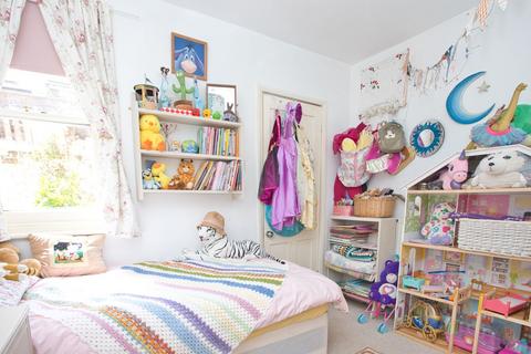 Basement Flat, 10 Connaught Road, Folkestone, CT20 1DA