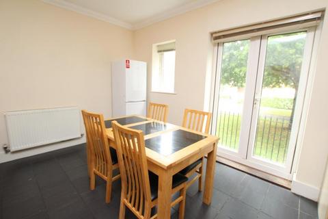 6 bedroom terraced house to rent, Jekyll Close, Bristol BS16