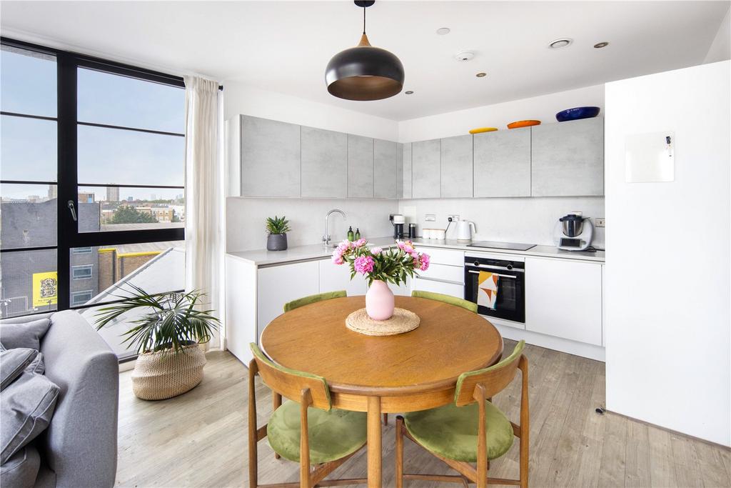 Kitchen/Dining Area