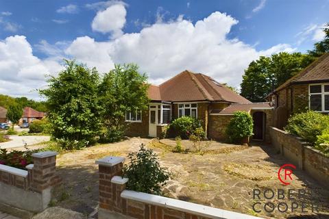 4 bedroom detached house to rent, St Lawrence Drive, Eastcote, Middlesex, HA5