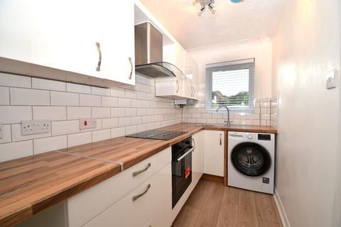 1 bedroom semi-detached house to rent, Kingston Avenue, Shoeburyness, Southend-on-Sea