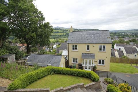 4 bedroom detached house for sale, Eluneds Drive, Brecon, LD3