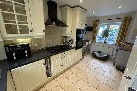 4 bedroom detached house for sale, Eluneds Drive, Brecon, LD3