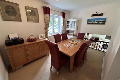 11 Eluneds Drive, Brecon, LD3 7FB