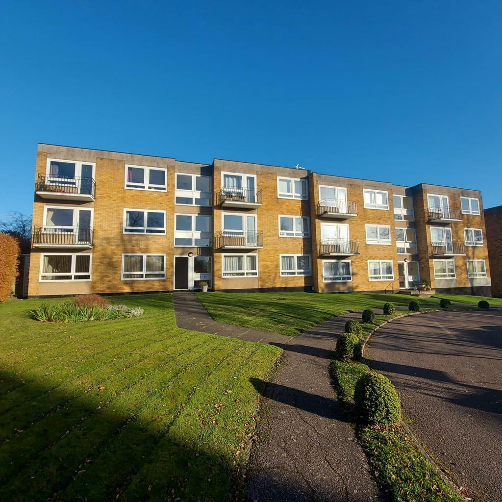 2 bedroom Apartment for rent with garage