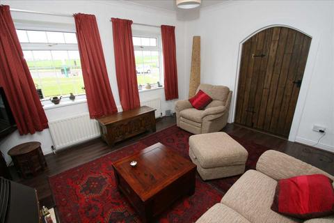 2 bedroom terraced house to rent, The Bents, Whitburn, Sunderland