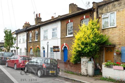 4 bedroom terraced house to rent, Mitford Road, Archway, London, N19