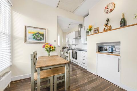 2 bedroom maisonette for sale, Cambray Road, London, SW12