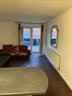 1 bedroom flat to rent, Manchester M12