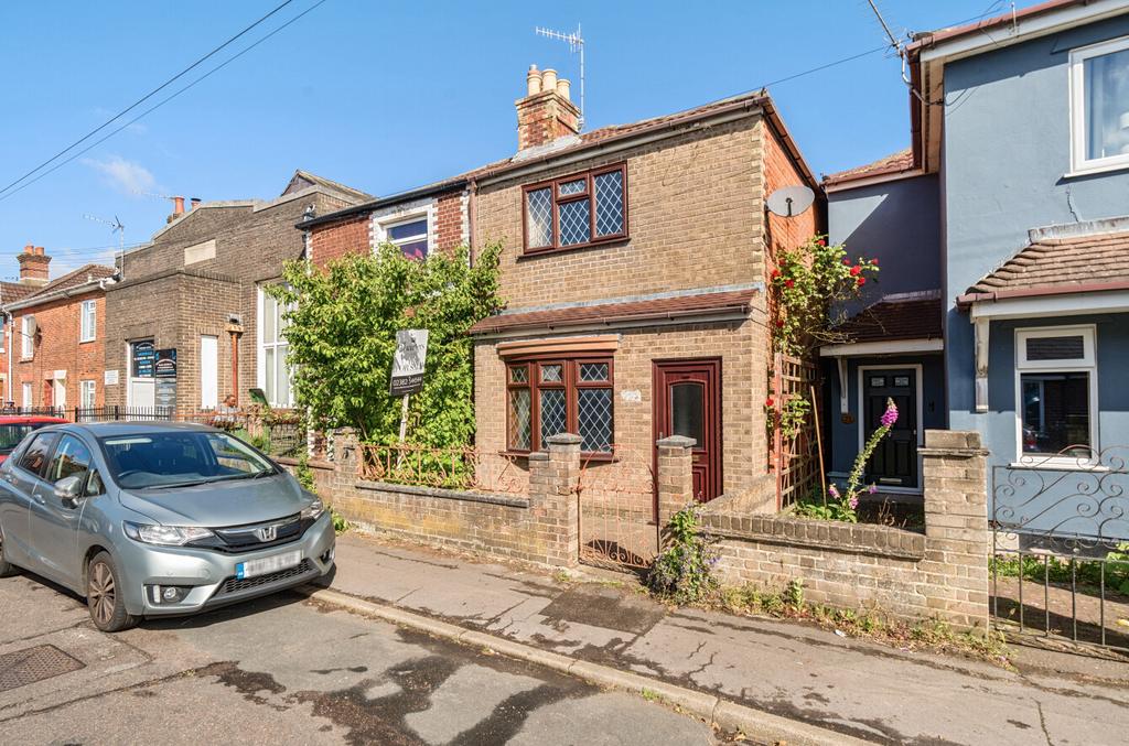 Priory Road, St Denys, Southampton... 2 bed semidetached house for