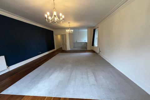 2 bedroom apartment to rent, Minster Precincts, Peterborough PE1