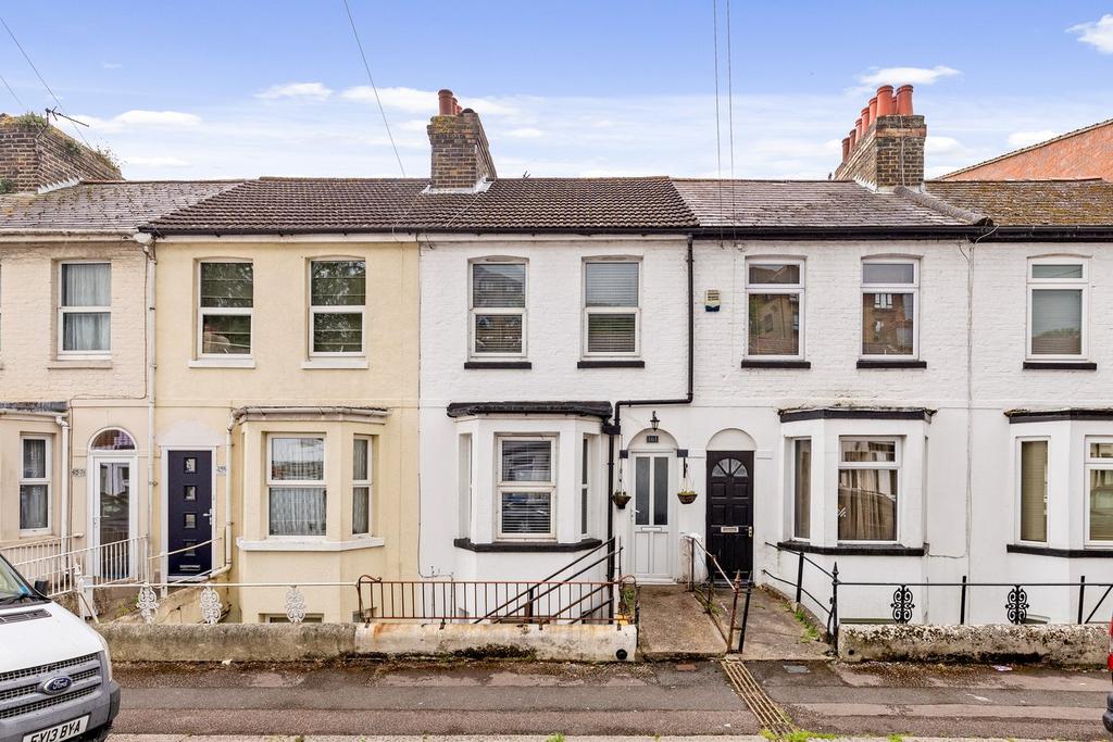 Heathfield Avenue, Dover, CT16 4 bed terraced house for sale £220,000