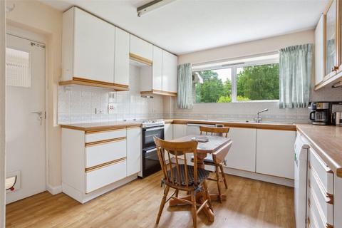 6 Bournefield, Sherborne St John, Basingstoke, RG24 9JB