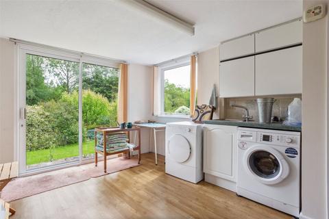 6 Bournefield, Sherborne St John, Basingstoke, RG24 9JB