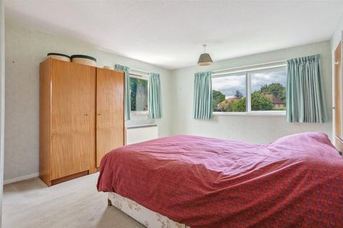 6 Bournefield, Sherborne St John, Basingstoke, RG24 9JB