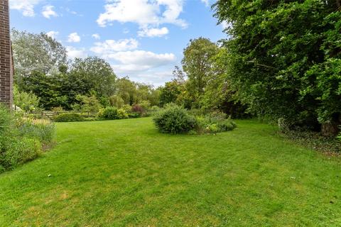6 Bournefield, Sherborne St John, Basingstoke, RG24 9JB